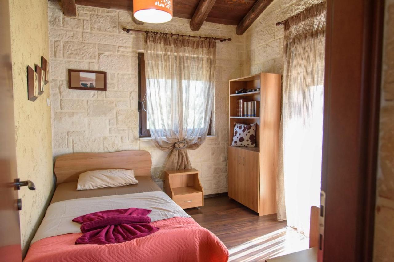 Traditional Stonehouse Vicky Limenas Chersonisou Exterior foto